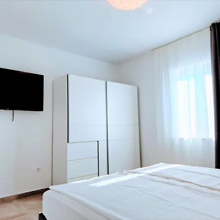 House Gazo * Τρογκίρ